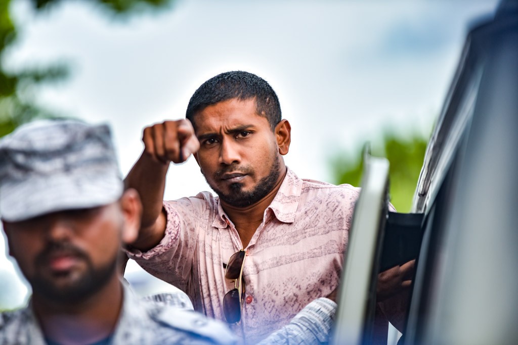 007 mahloof ޔޫތު މިނިސްޓަރު އަހުމަދު މަހުލޫފު | ހިޔާނާތުގެ މައްސަލައގައި މަހުލޫފުގެ މައްޗަށް ދައުވާކުރަން ވަނީ ފޮނުވާފައި