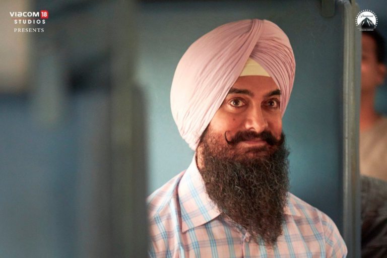 އާމިރު ހާން ލާލްސިންގް ޗައްޑާގެ ޕޯސްޓަރުގައި