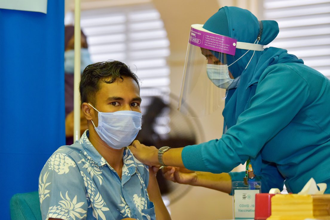 ކޮވިޑު ވެކްސިން ޖަހަނީ