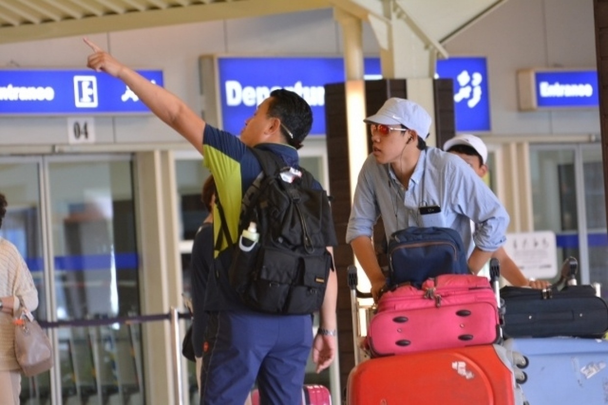 018 VIA ވެލާނާ އިންޓަނޭޝަނަލް އެއާޕޯޓުގައި ފަތުރުވެރިންތަކެއް