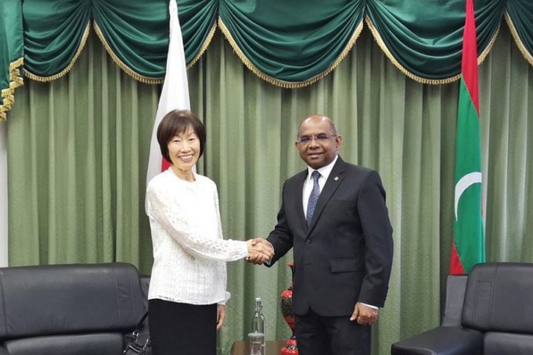 ފޮރިން މިނިސްޓަރު ޝާހިދާއި ރާއްޖޭގައި ހުންނަވާ ޖަޕާނު ސަފީރު