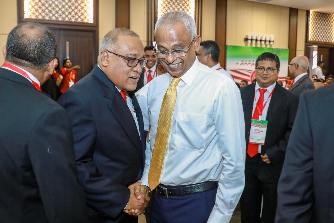 އަބްދުﷲ ކަމާލުއްދީން ރައީސް ސޯލިހުގެ އަރިހުގައި