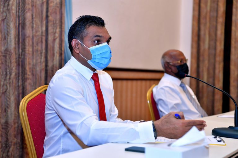 ނައިބުރައީސް ފައިސަލް ނަސީމް އެޗްއީއޯސީގެ ބޭފުޅުންނާއި ބައްދަލުކުރެއްވުން