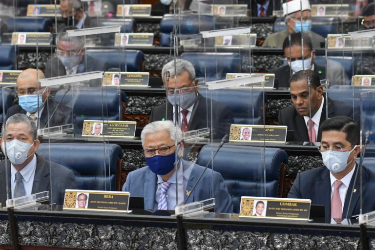 މެލޭޝިޔާގައި ކޮވިޑުގެ ހާލަތު ވަނީ ވަރަށް ބޮޑަށް ގޯސްވެފައި