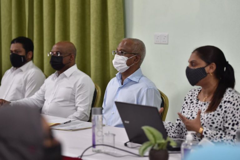 061 raees ކުޅުދުއްފުށީ ސިޓީގެ ތިން ސްކޫލުގެ ވެރިންނާ ރައީސް ބައްދަލުކުރެއްވުން