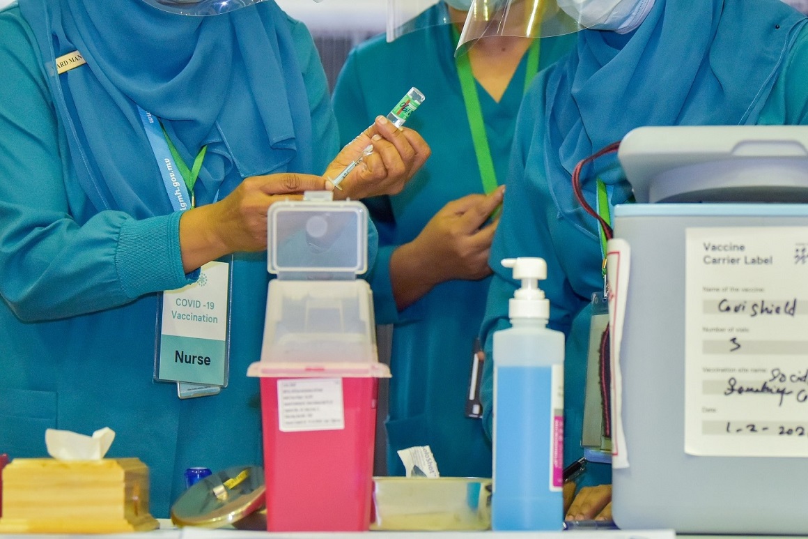 073 vaccine ކޮވިޝީލްޑް ވެކްސިން ޖަހަން ސިއްހީ އެހީތެރިން ހަރަކާތްތެރިވަނީ