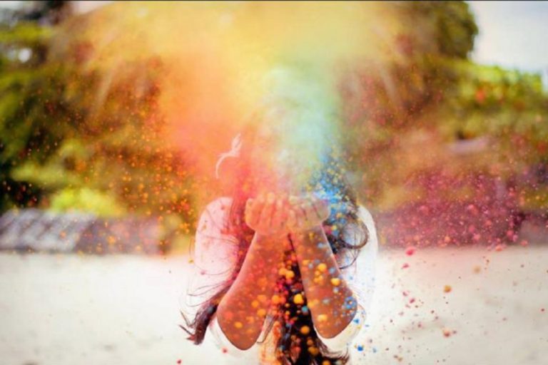 މިފަހަކަށް އައިސް އީދު ފާހަގަ ކުރަނީ ހިކި ކުލައިން