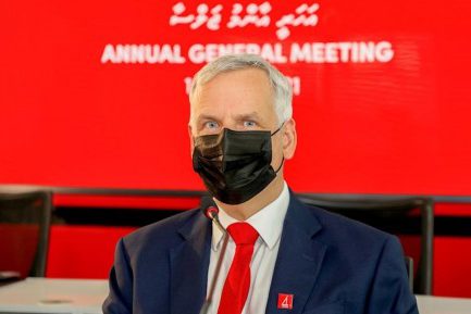 ބޭންކް އޮފް މޯލްޑިވްސް ގެ ސީއީއޯ އަދި މެނޭޖިންގ ޑައިރެކްޓަރ ޓިމް ސޯޔަރ