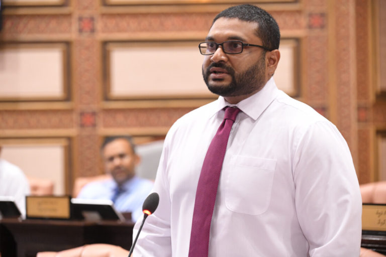 oXEL8ZezpyQOMEkweWV04yajgl6PoMTl8FVraPSk ގުރައިދޫ ދާއިރާގެ މެމްބަރު މުހައްމަދު ގައްސާން މައުމޫނު