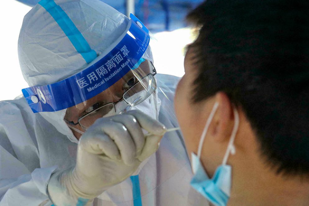 ޗައިނާގައި ކޮވިޑް ކޭސްތައް ފެނި މުޅި ގައުމު އެލާޓަށް ގެނަސްފި