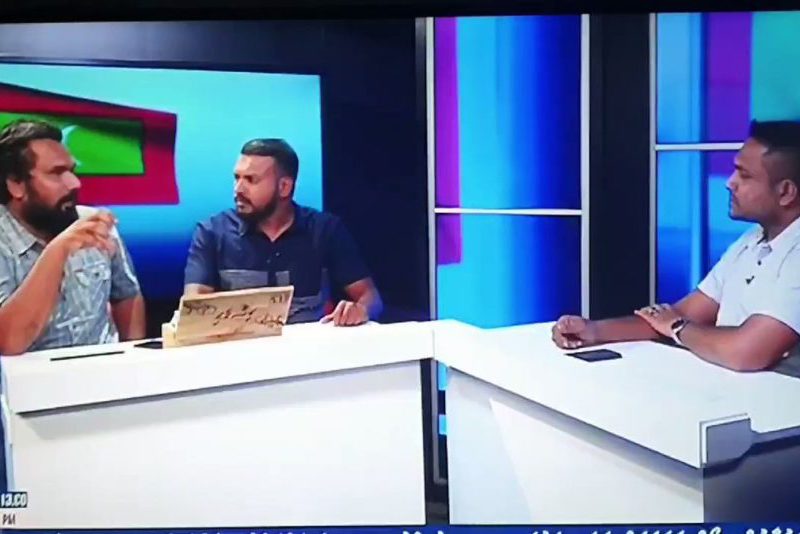 ޗެނަލް 13 ގެ ޕްރޮގުރާމެއްގެ ތެރެއިން