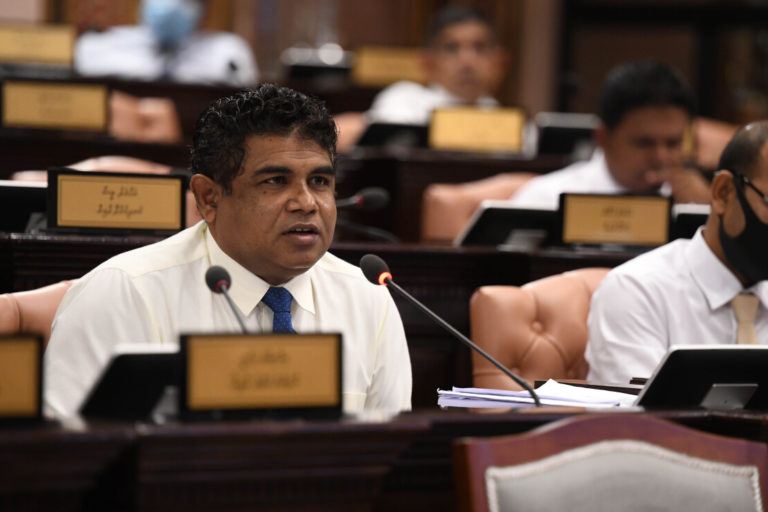 009 bondey މާފަންނު މެދު ދާއިރާގެ މެމްބަރު އިބްރާހިމް ރަޝީދު