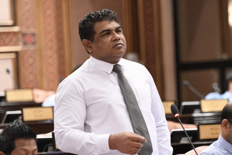 016 bondey މާފަންނު މެދު ދާއިރާގެ މެމްބަރު އިބްރާހިމް ރަޝީދު (ބޮންޑޭ)