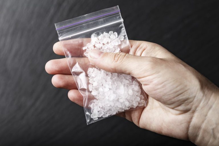 036 meth މަސްތުވާތަކެތީގެ ބާވަތެއްކަމަށްވާ މެތު. މިއީ ހަށިގަނޑު ފުނޑުފުނޑުކޮށްލާ ނުރައްކާތެރި ކެމިކަލެއް