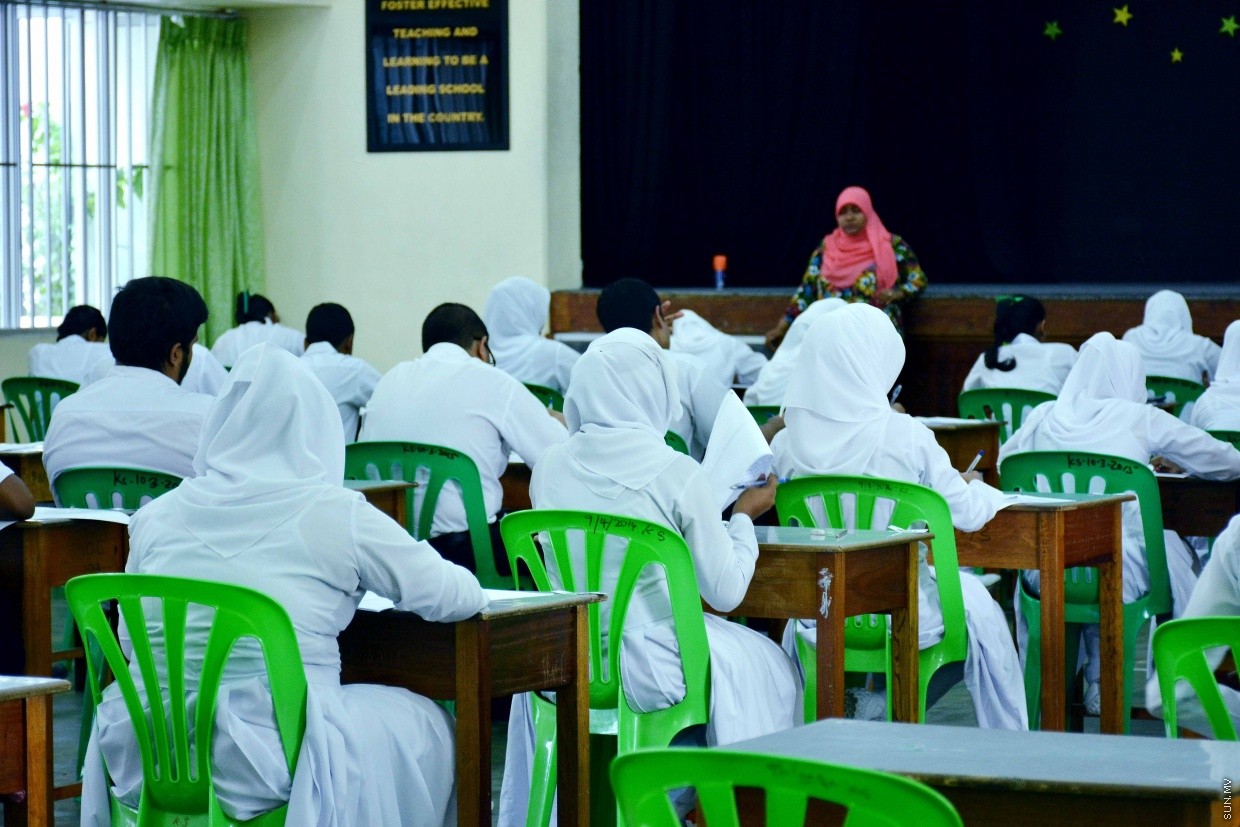 ދަރިވަރުންތަކެއް އިމްތިހާނު ހަދަނީ