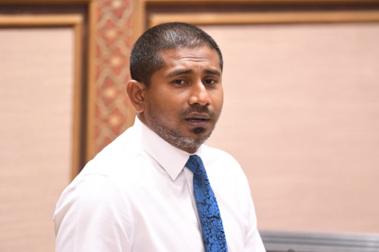 large_164606577654Io64