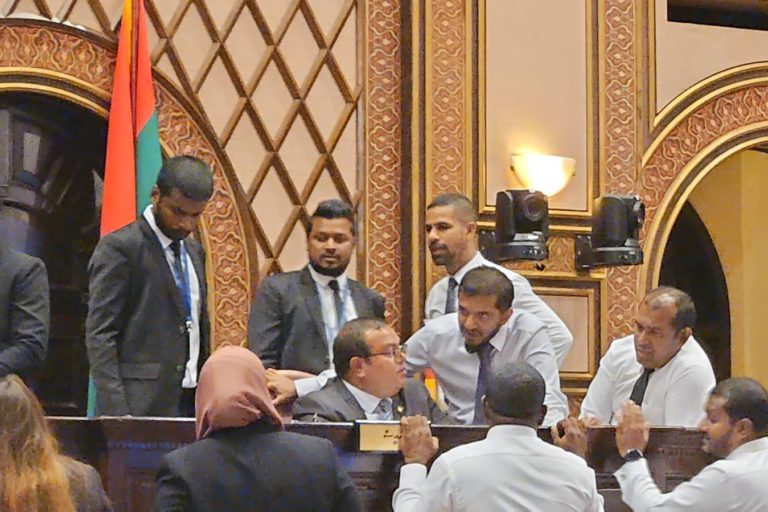 GE7BniLbkAAzhxr