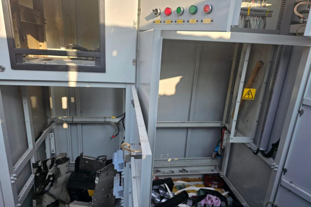 big_hkn9xKSzzzQoqFhRLC2u0bfnL