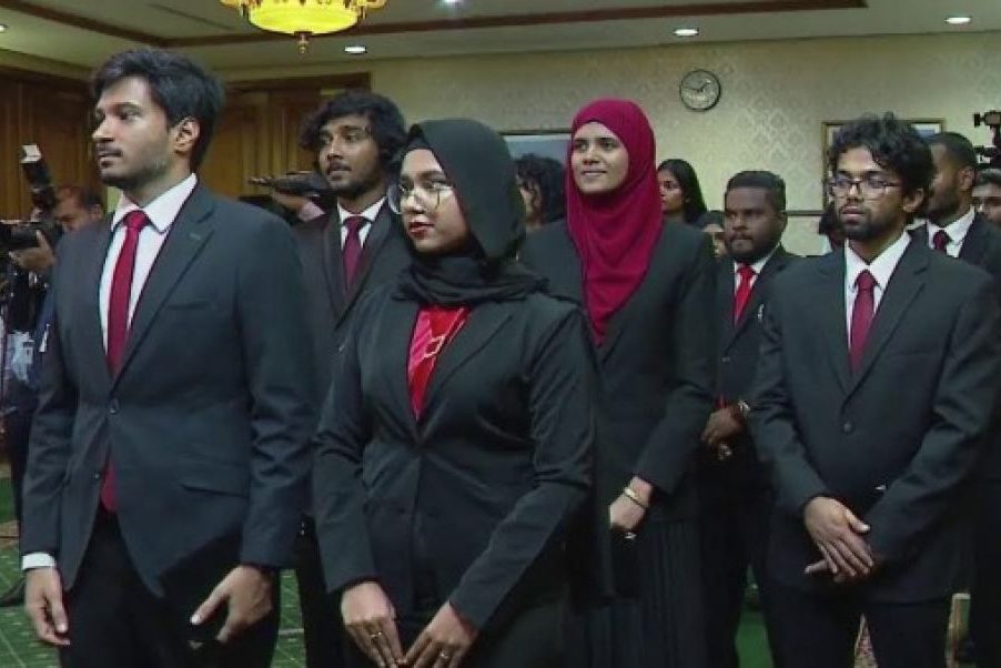 ރައީސްގެ އެޑްވަޒީ ބޯޑުގެ ރައީސް ދާއޫދު އަަދި ބައެއް މެންބަރުން