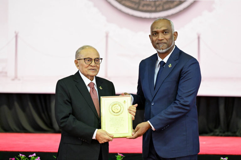 big_M2bgUX6CgytTHQCDvHUMkWuQT