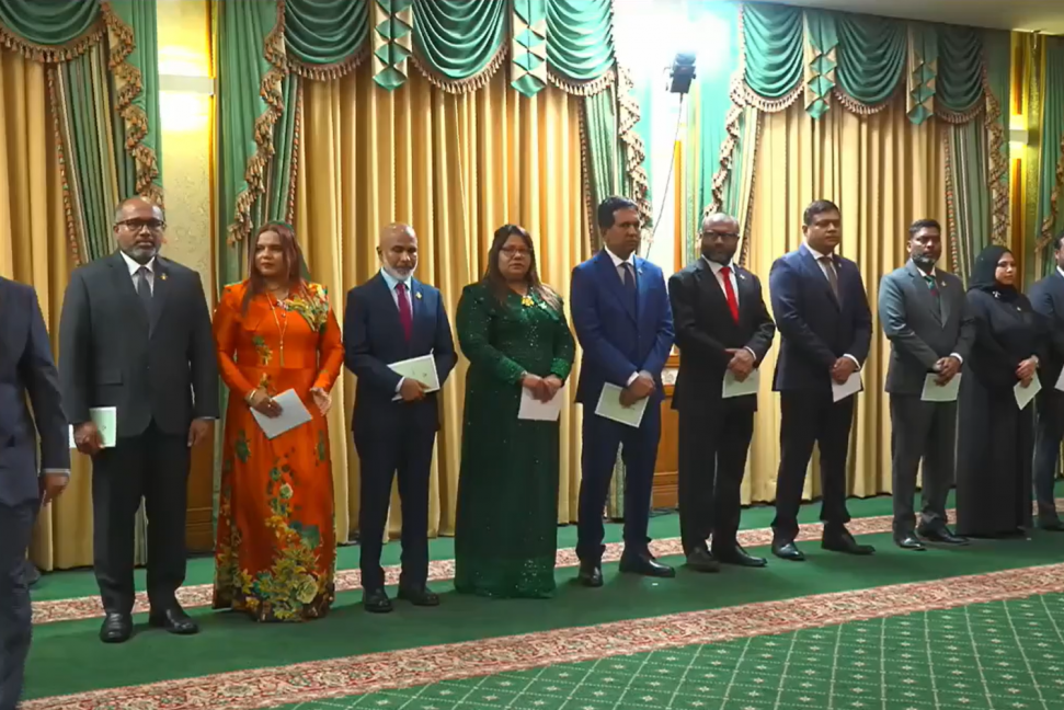 large_177617554258OcZQ